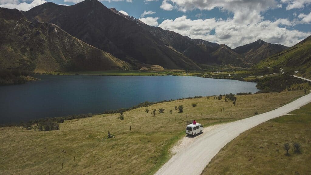 Make Lake near Queenstown is a quiet lake with few tourists.