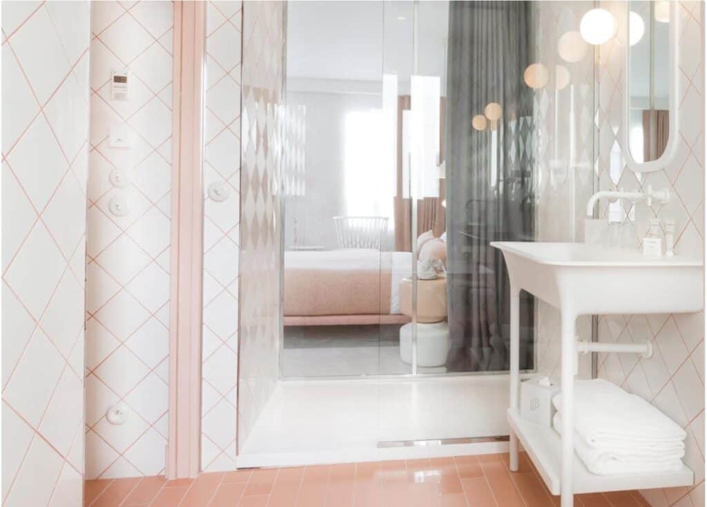 Le Lapin Blanc is a gorgeous, modern hotel in the Latin Quarter, Paris. 