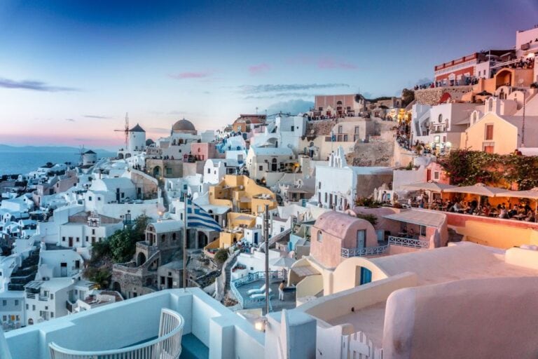 How do you say good night in Greece? Kalinikta.
